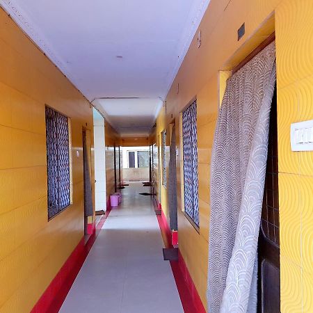 Hotel Swarg Puri Buitenkant foto