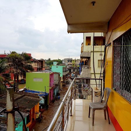 Hotel Swarg Puri Buitenkant foto