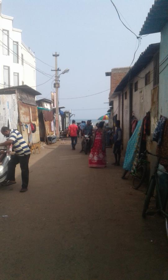 Hotel Swarg Puri Buitenkant foto