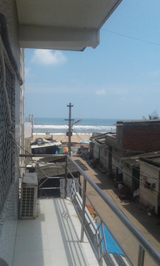 Hotel Swarg Puri Buitenkant foto