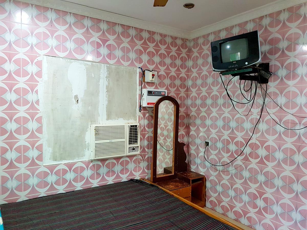 Hotel Swarg Puri Buitenkant foto