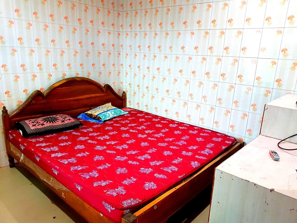 Hotel Swarg Puri Buitenkant foto